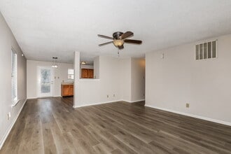 8561 Bluff Point Dr in Indianapolis, IN - Building Photo - Building Photo