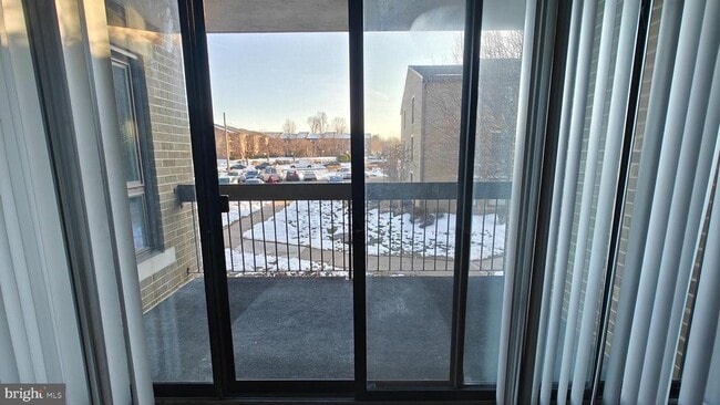 561 Florida Ave in Herndon, VA - Building Photo - Building Photo