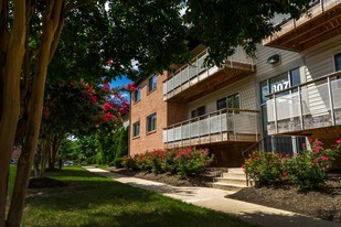 Laurel Park & Laurelton Court Apartments