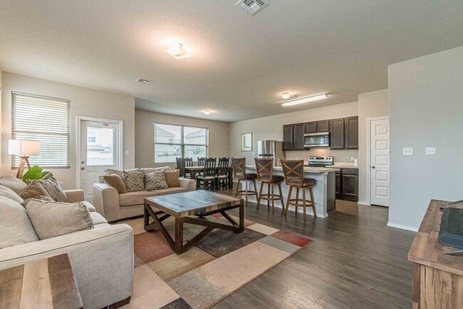 9427 Somers Bend in San Antonio, TX - Building Photo - Building Photo