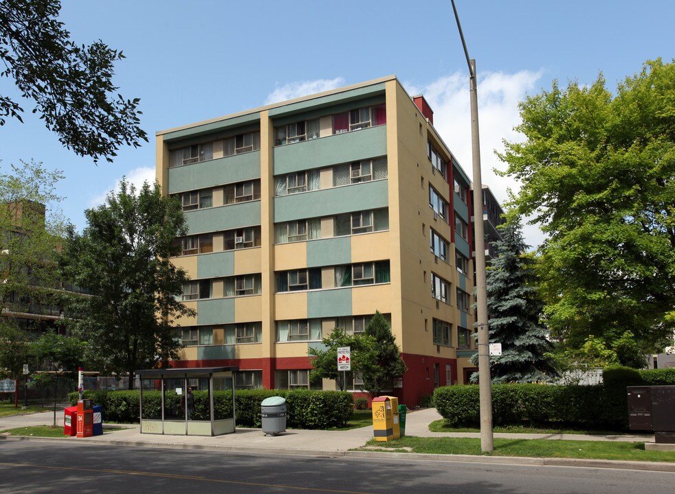 Willowglen Apartments in Toronto, ON - Building Photo