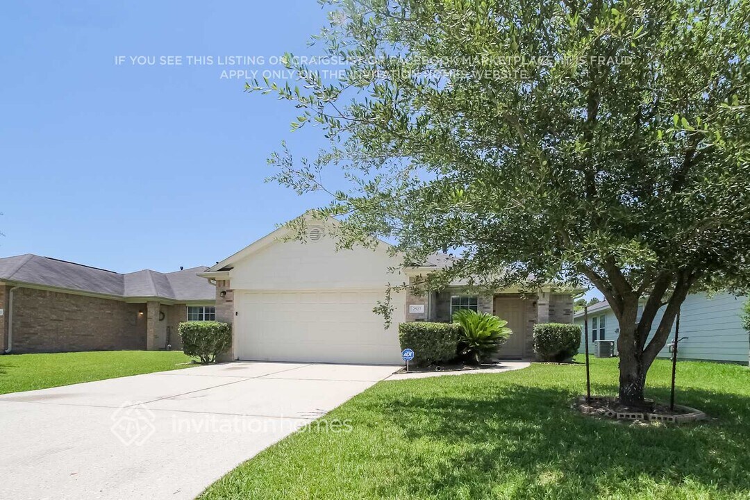 2527 Shearwater Bend Dr in Humble, TX - Building Photo