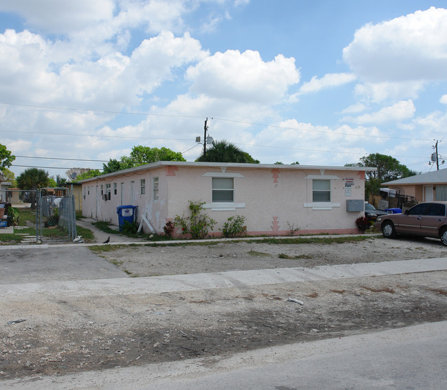 1225 NW 2nd St in Fort Lauderdale, FL - Building Photo - Building Photo