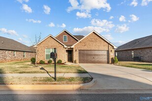 132 Fall Mdw Dr in Harvest, AL - Building Photo