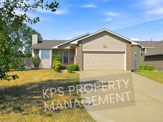 property at 1819 Honeysuckle Cir