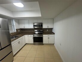 11930 NE 19th Dr in North Miami, FL - Building Photo