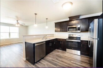 14960 River Retreat Pl in Anchorage, AK - Building Photo - Building Photo
