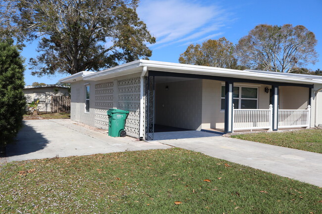 615 Beach Ave in Port St. Lucie, FL - Building Photo - Building Photo