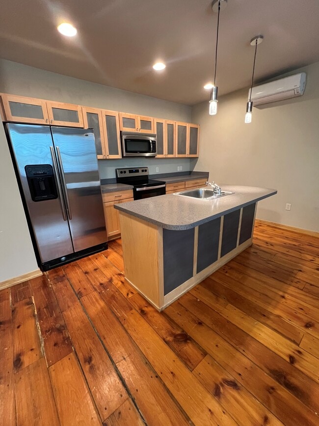 922 Main St, Unit A