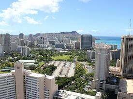 343 Hobron Ln, Unit 1403 in Honolulu, HI - Building Photo