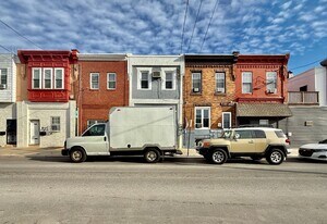 2443 S 7th St in Philadelphia, PA - Building Photo