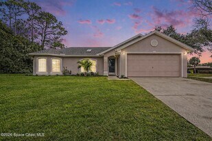 998 Haas Ave NE in Palm Bay, FL - Building Photo