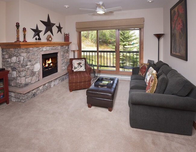 50 Scott Hill Rd, Unit 303 in Avon, CO - Foto de edificio - Building Photo
