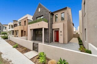 440 Chorus in Irvine, CA - Building Photo