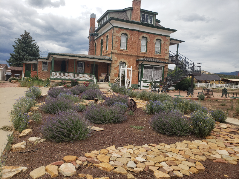 100 Bauer Ave, Unit Penthouse in Mancos, CO - Foto de edificio