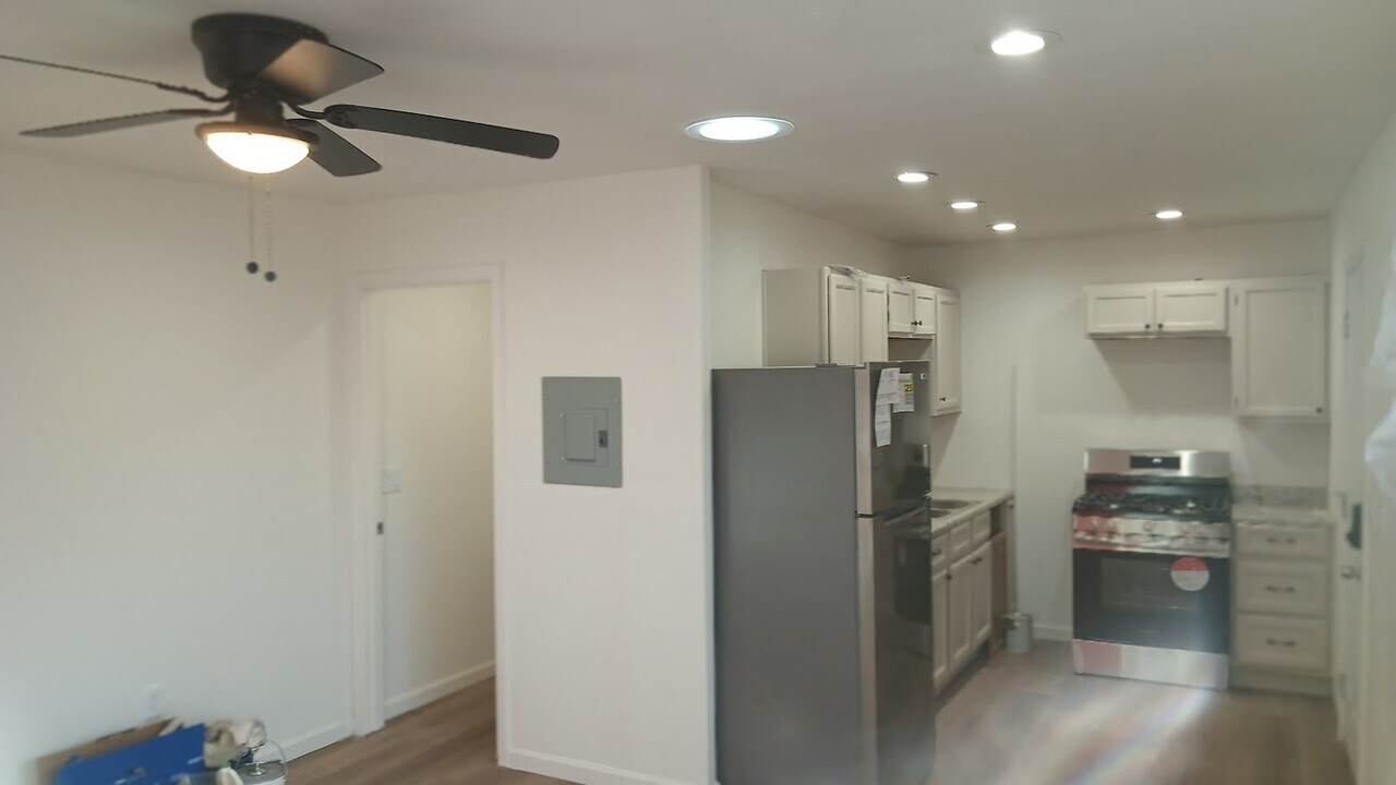 432 W 1st St, Unit 2 in Mesa, AZ - Building Photo
