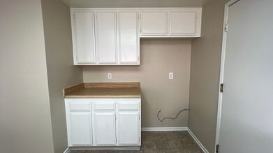 43744 Lena Ct in Lancaster, CA - Building Photo - Building Photo