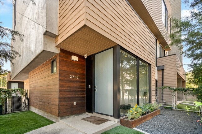 property at 2202 Whitney St