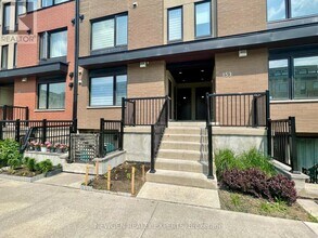 153-153 William Duncan Rd in Toronto, ON - Building Photo - Building Photo