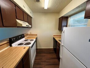 410 Bryan St in Denton, TX - Building Photo - Building Photo