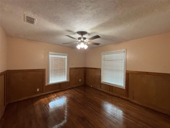 1104 Margot St in La Marque, TX - Building Photo - Building Photo