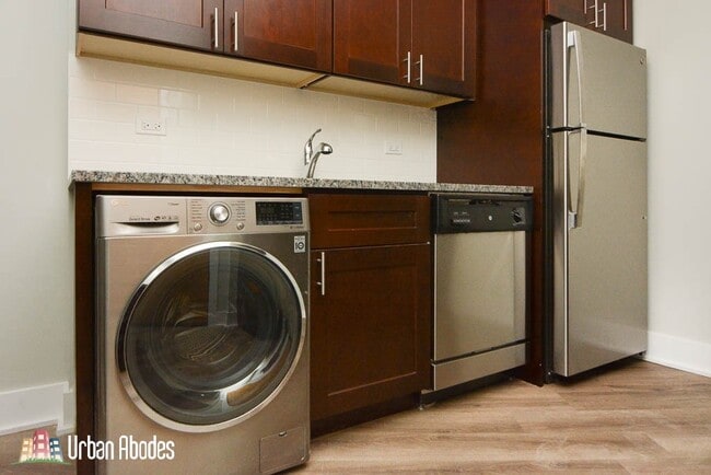 727 Saint Johns Ave, Unit A06C in Highland Park, IL - Foto de edificio - Building Photo