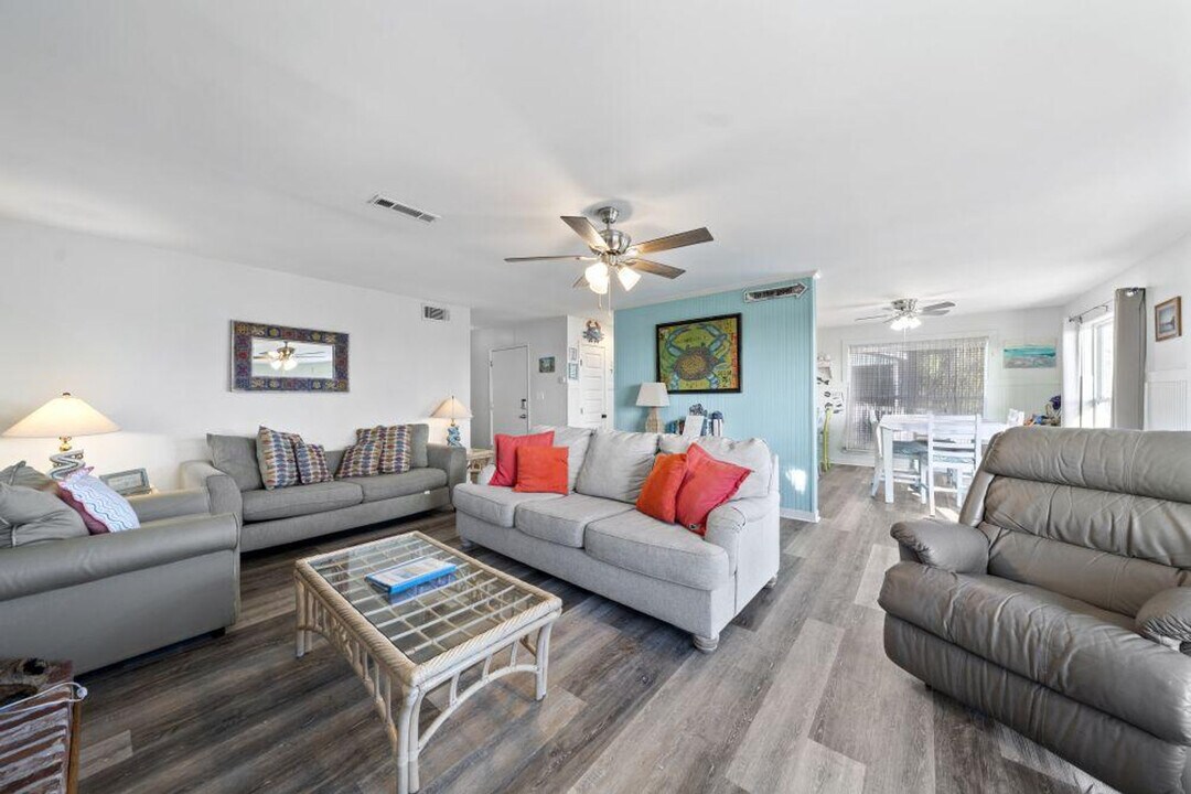 14752 AL-180 in Gulf Shores, AL - Building Photo