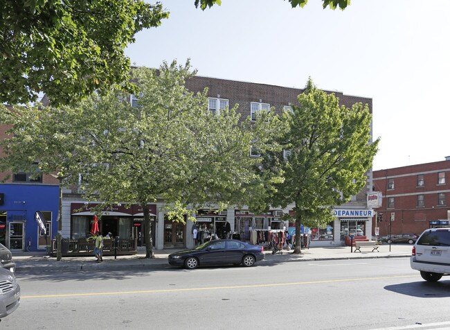 6020 W Sherbrooke Rue O in Montréal, QC - Building Photo - Building Photo