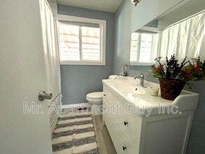 6 Southlea Dr in Hamilton, ON - Building Photo - Building Photo