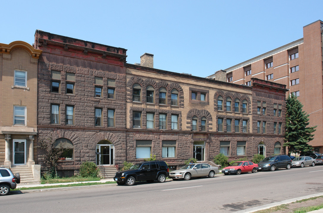 Greysolon Apartments in Duluth, MN - Building Photo