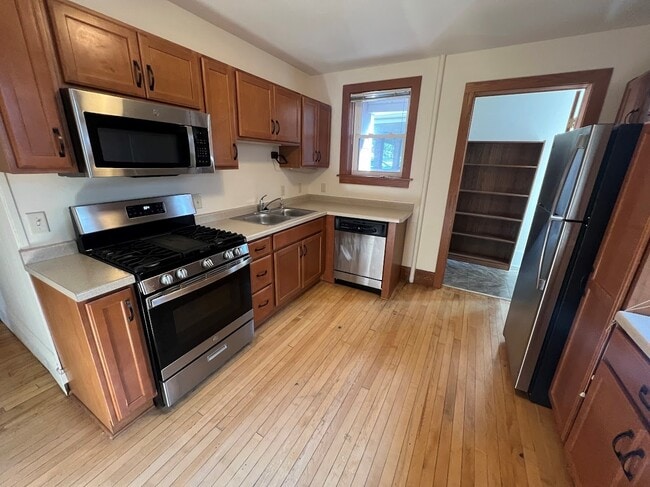 601 E Gorham St, Unit 1 in Madison, WI - Foto de edificio - Building Photo