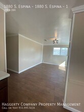 1880 S Espina St in Las Cruces, NM - Building Photo - Building Photo