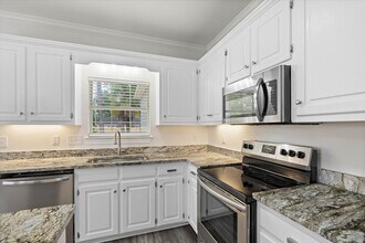 1009 Pinemont Dr in Mobile, AL - Building Photo - Building Photo