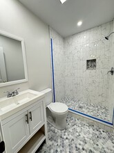 393 W Broadway, Unit 2 in Boston, MA - Building Photo - Building Photo