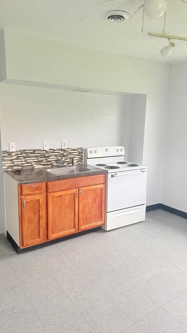 501 S Walnut St in New Castle, PA - Building Photo - Building Photo