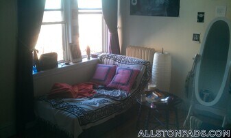 28 Quint Ave in Boston, MA - Building Photo