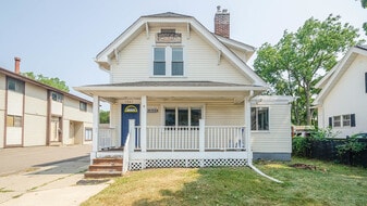 1441 S State St in Ann Arbor, MI - Building Photo