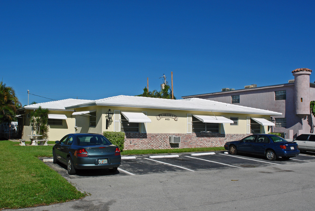 Floridian Apartments in Fort Lauderdale, FL - Building Photo