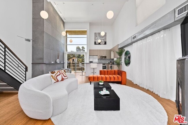 property at 7062 Hawthorn Ave