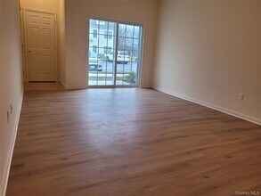 260 Ruth Ct in Middletown, NY - Building Photo - Building Photo