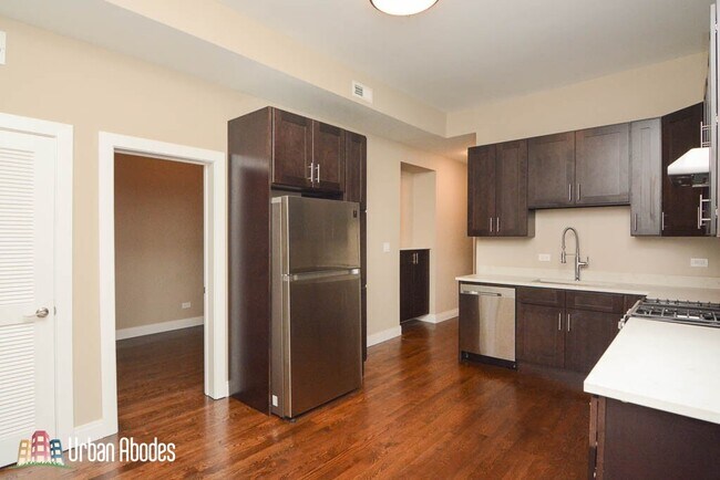 2637 W Potomac Ave, Unit J03P in Chicago, IL - Building Photo - Building Photo