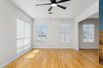 2551 W Summit Ave. in San Antonio, TX - Building Photo - Building Photo