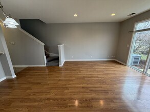 1225 Brookdale Dr in Carpentersville, IL - Building Photo - Building Photo