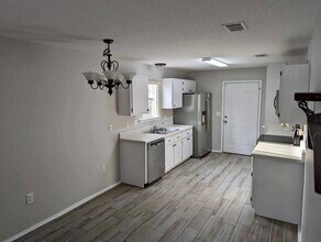 1017D Creel St in Fort Walton Beach, FL - Building Photo - Building Photo