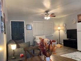 28 Cedarwood Ln, Unit 28 in Plattsburgh, NY - Building Photo