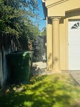 1102 Via Santorini Ct in Wasco, CA - Building Photo - Building Photo
