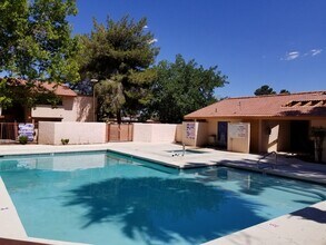 1515 E Reno Ave in Las Vegas, NV - Foto de edificio - Building Photo