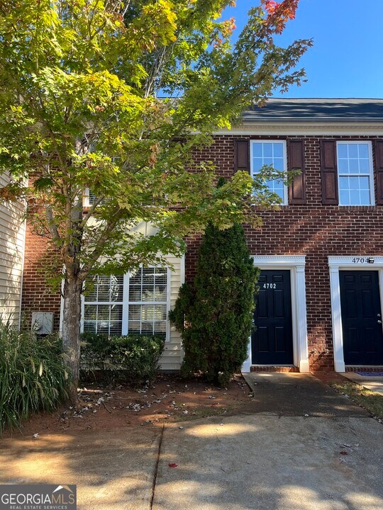 4702 St James Way in Decatur, GA - Building Photo