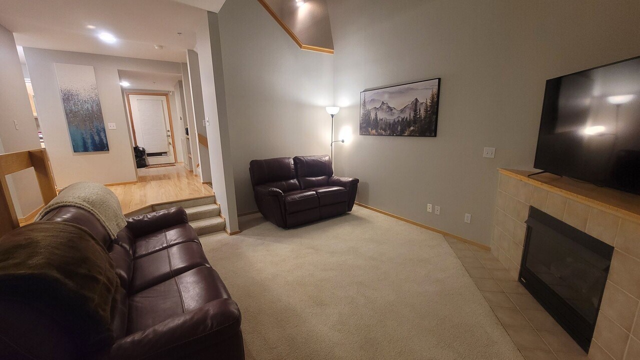 121 Cydney Ln in Silverthorne, CO - Building Photo