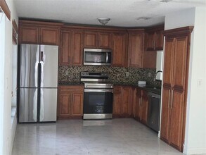7000 SW 39th Ct in Davie, FL - Building Photo - Building Photo